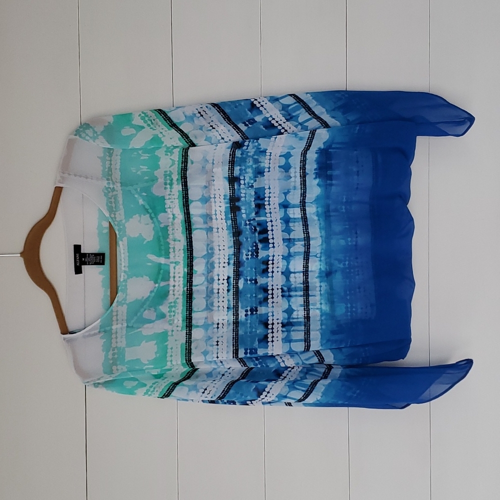 ALFANI Blouse Size Medium Blue White Aqua Fluttery Butterfly Sleeves